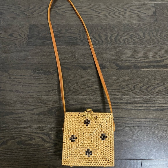 Urban Outfitters weaved straw bag - Picture 2 of 5